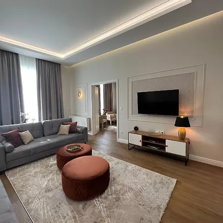 Visit 3 Apartment *