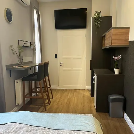Apartment Visit 3 *
